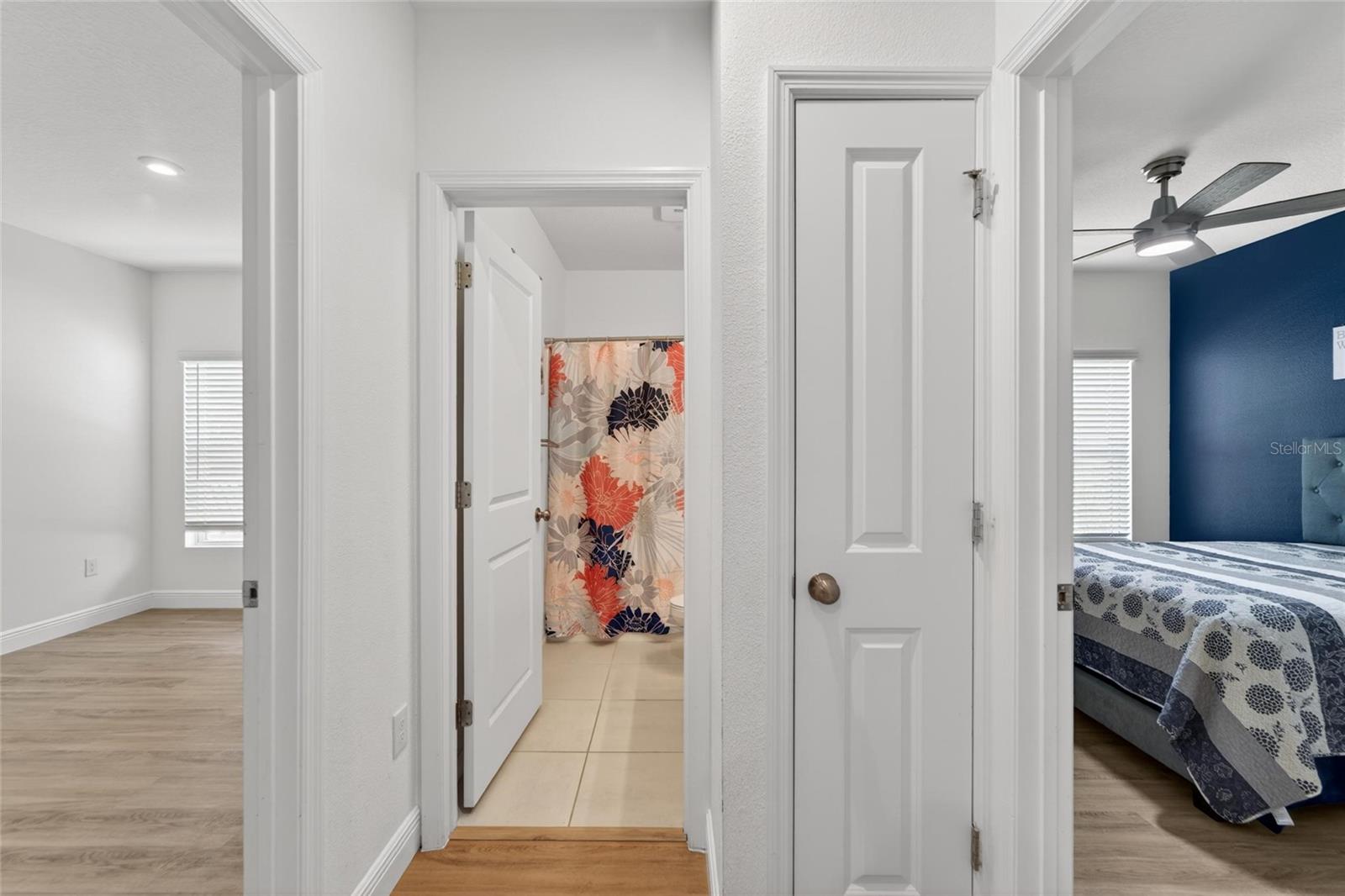 Image 18 of 67 For 6239 Springmont Loop