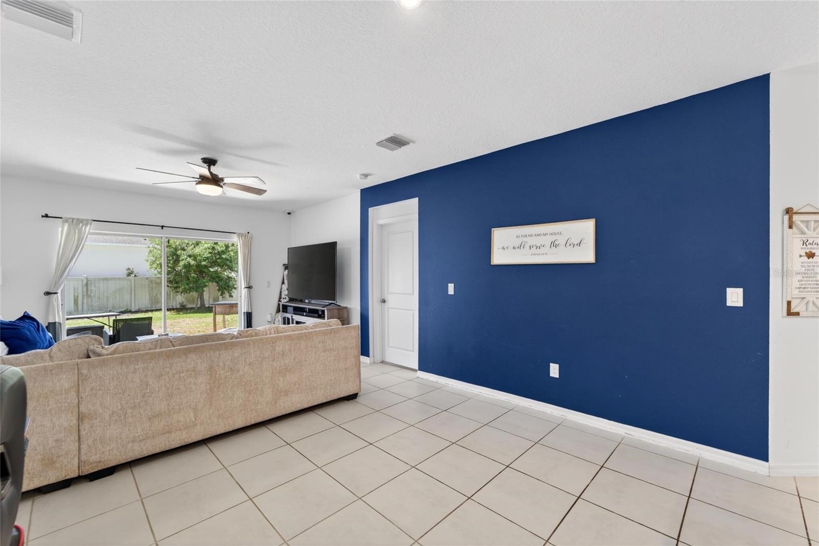 Image 28 of 67 For 6239 Springmont Loop