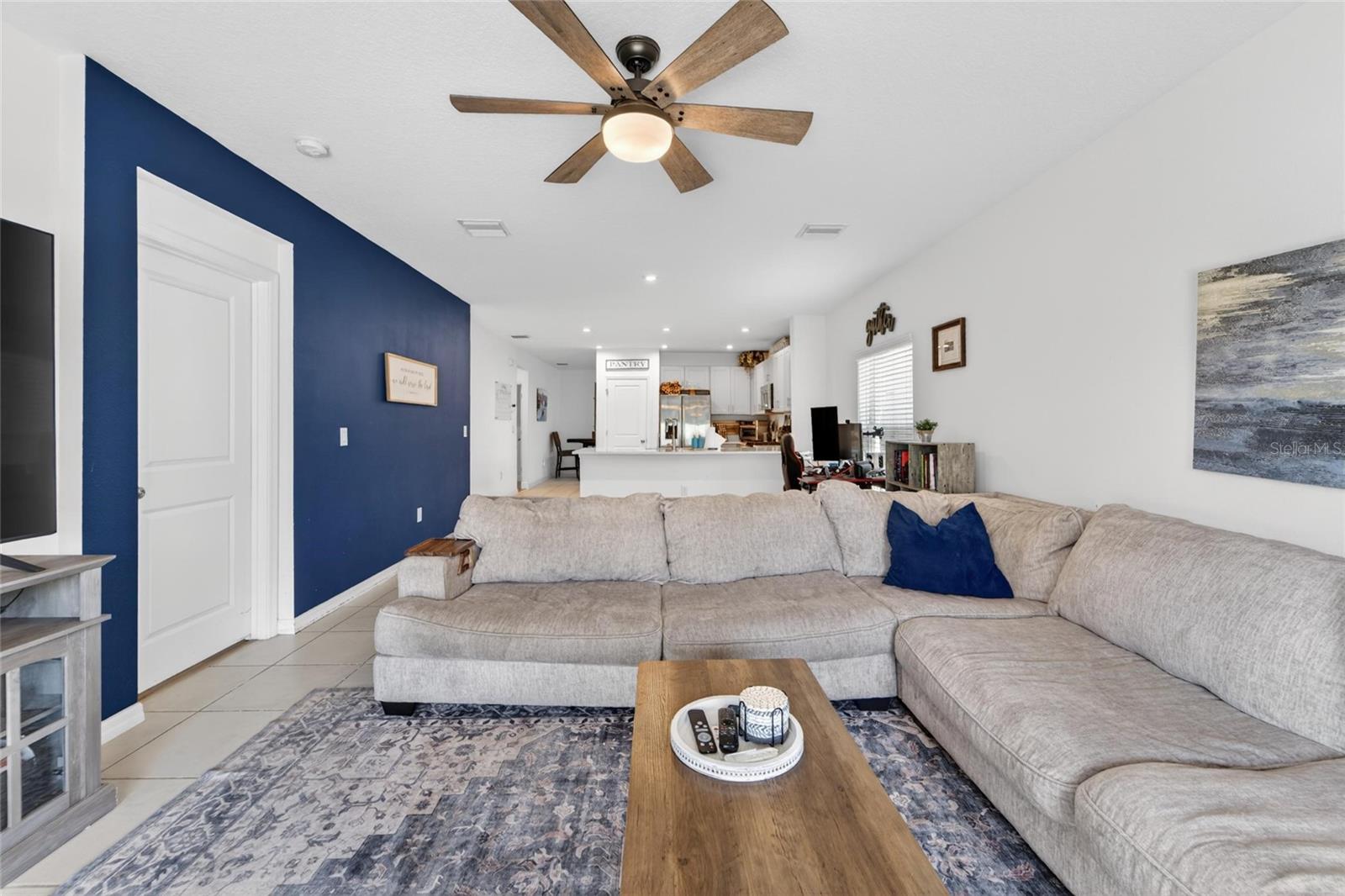 Image 33 of 67 For 6239 Springmont Loop