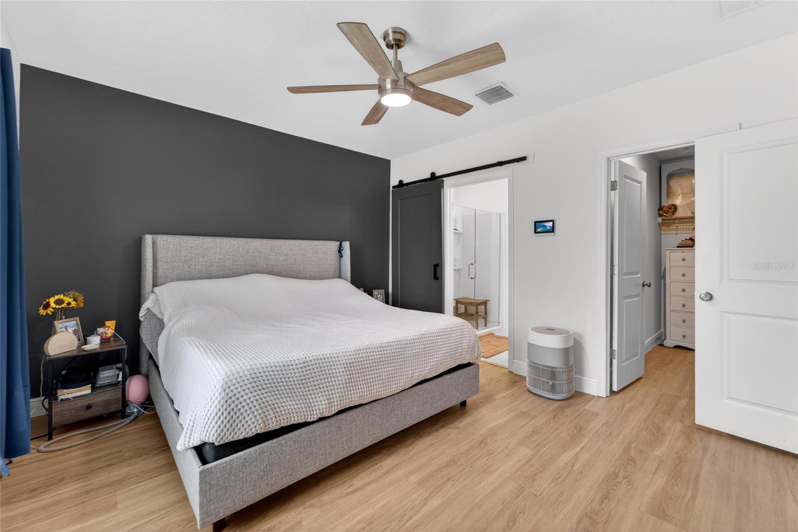 Image 35 of 67 For 6239 Springmont Loop