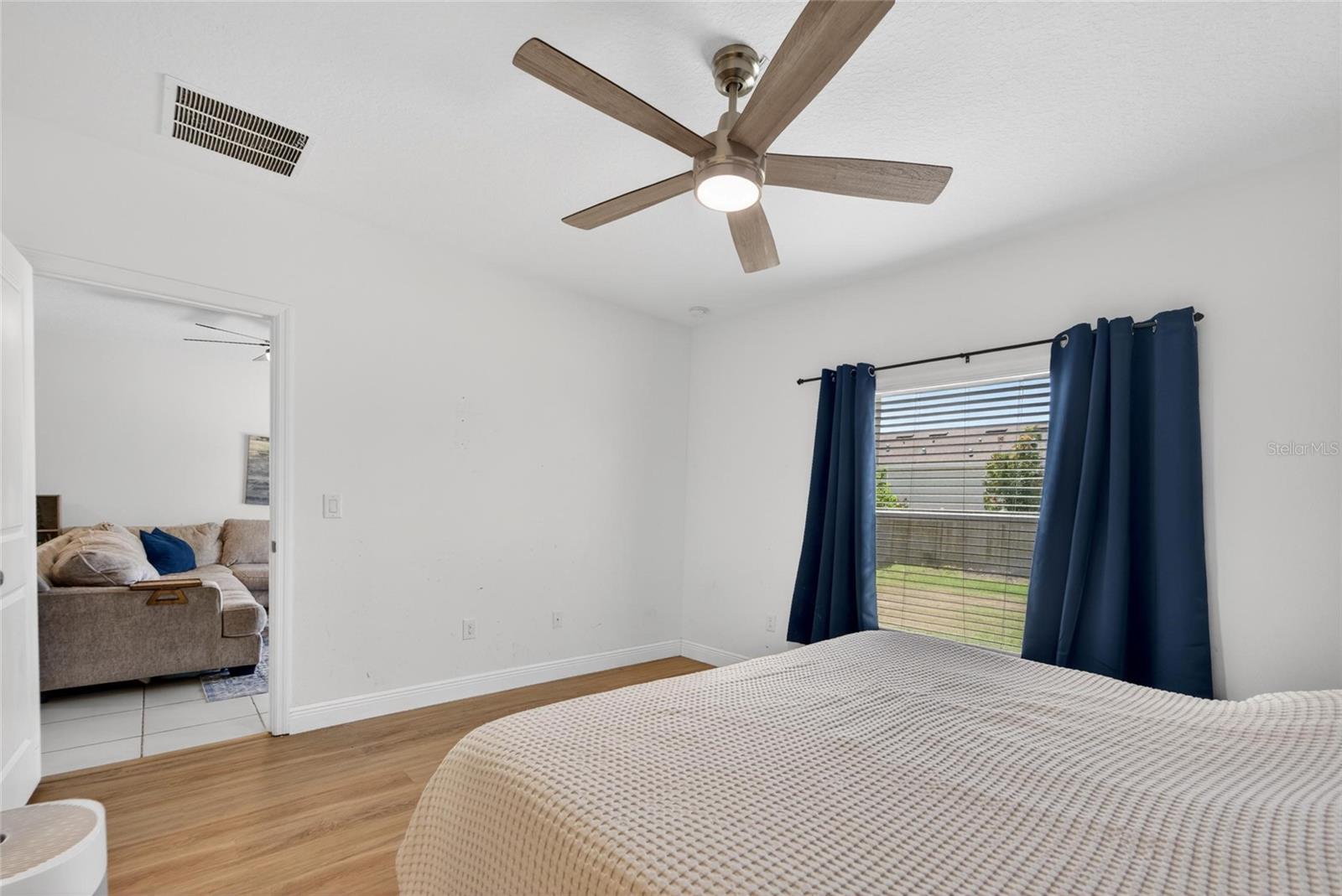 Image 36 of 67 For 6239 Springmont Loop