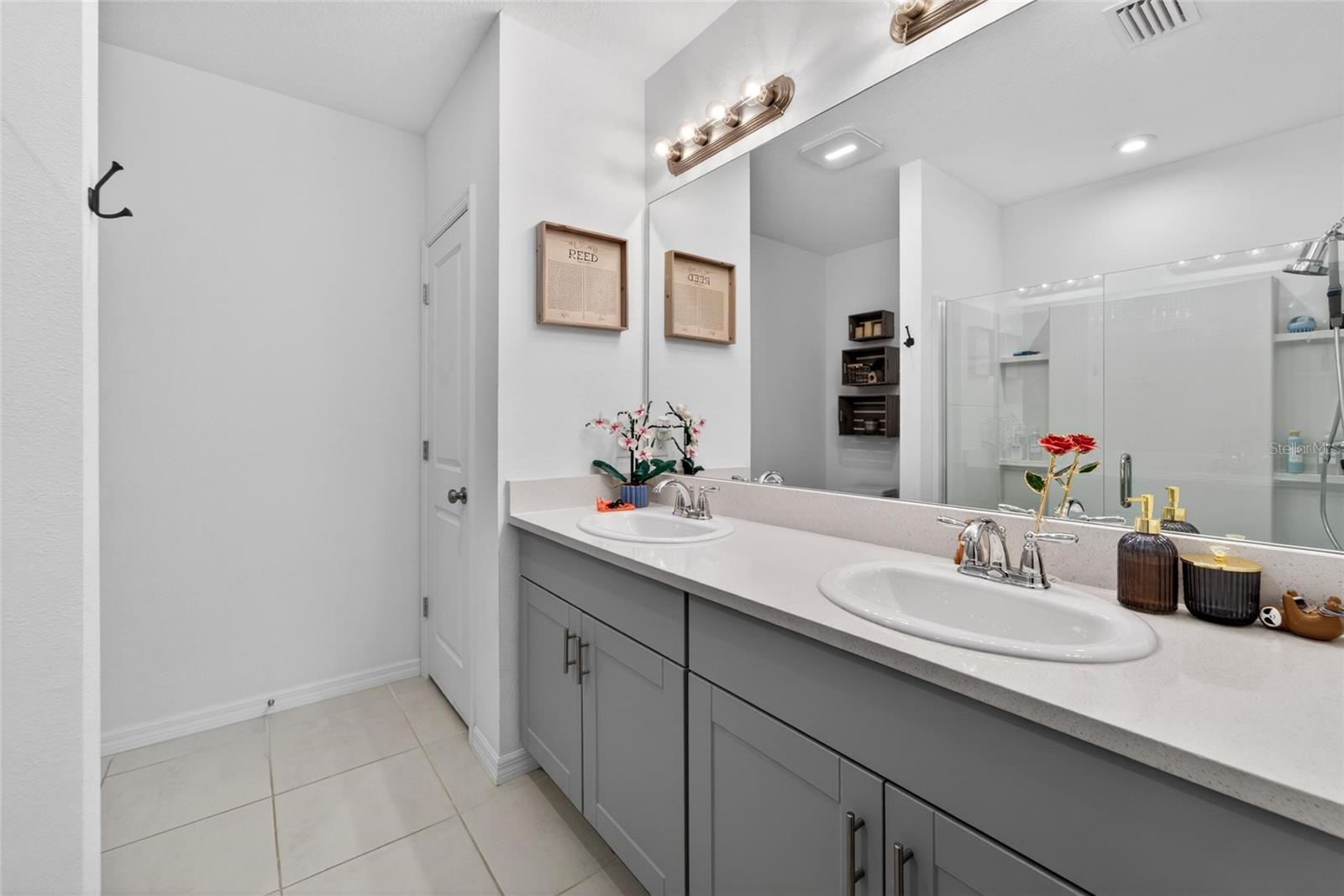 Image 39 of 67 For 6239 Springmont Loop