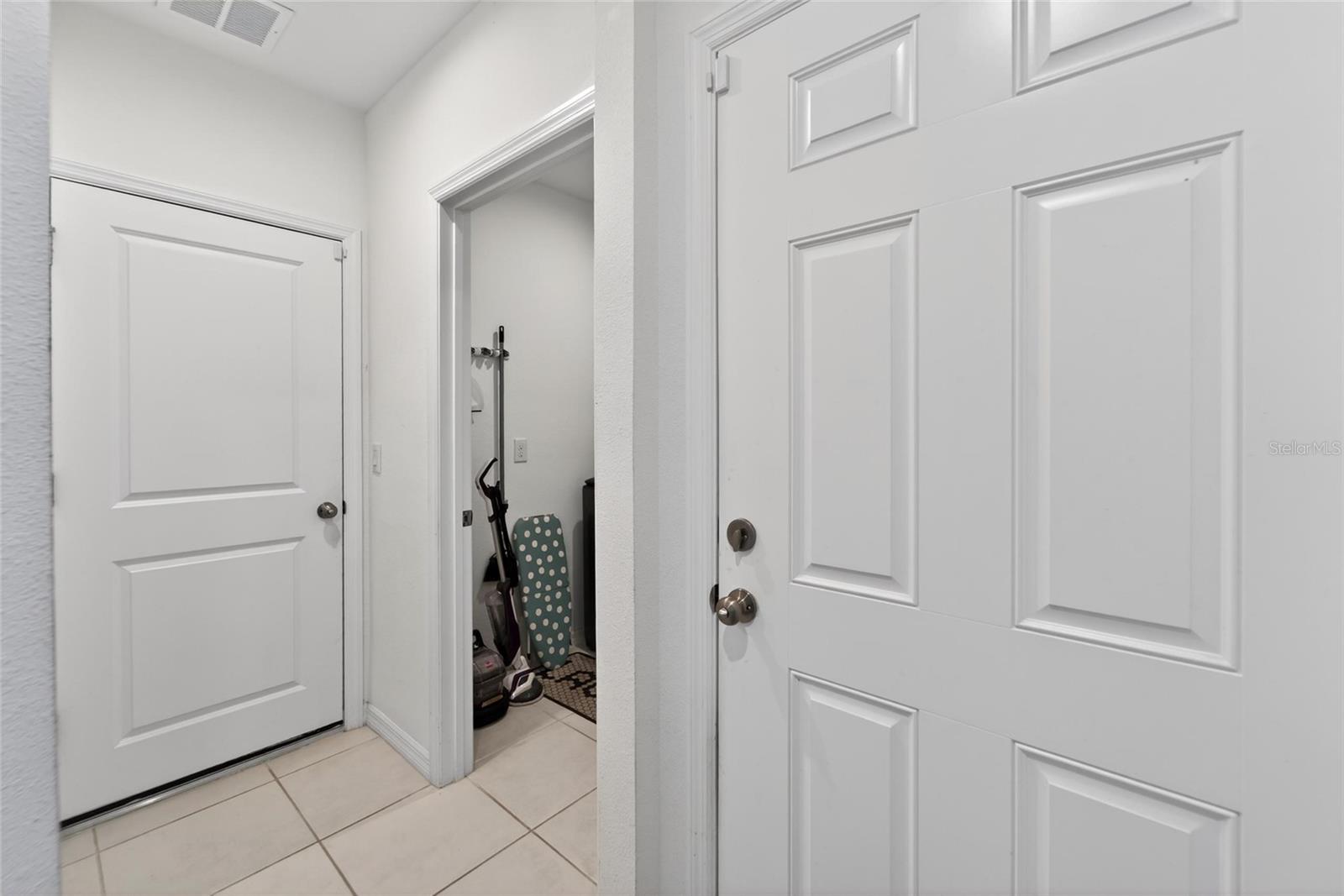 Image 8 of 67 For 6239 Springmont Loop