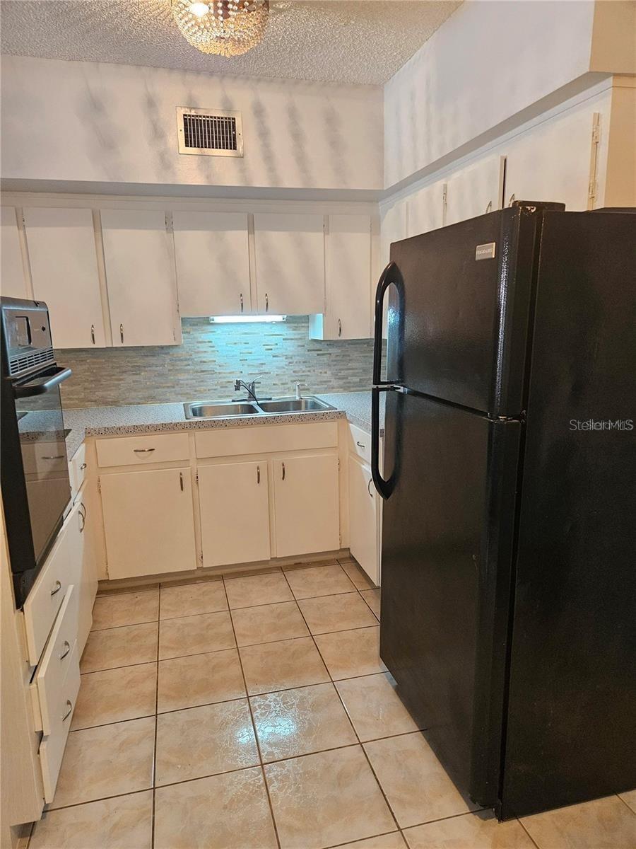 Image 3 of 6 For 2400 Franciscan Drive 44