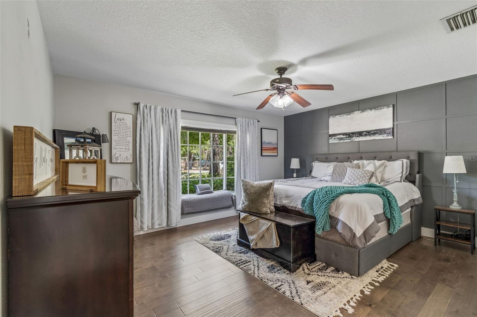 Image 11 of 100 For 4528 Woodmere Road