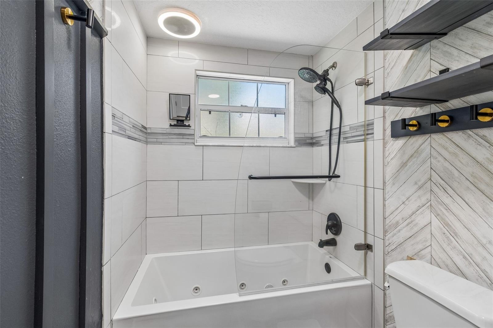 Image 16 of 100 For 4528 Woodmere Road