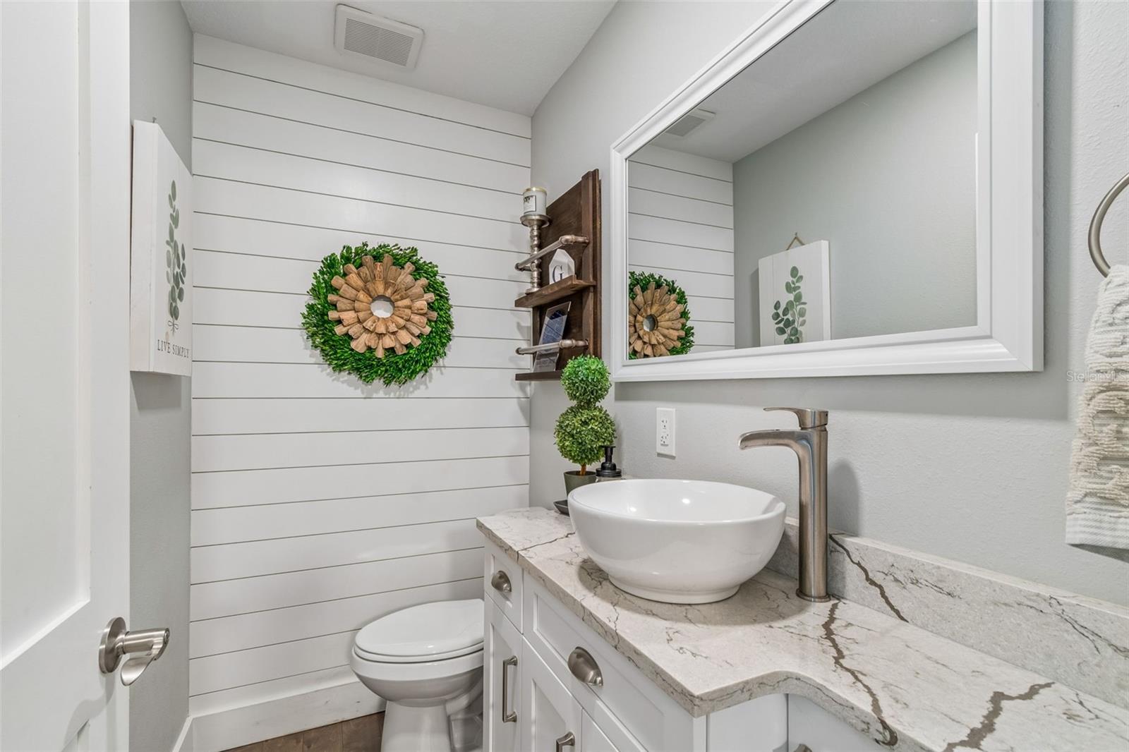 Image 18 of 100 For 4528 Woodmere Road