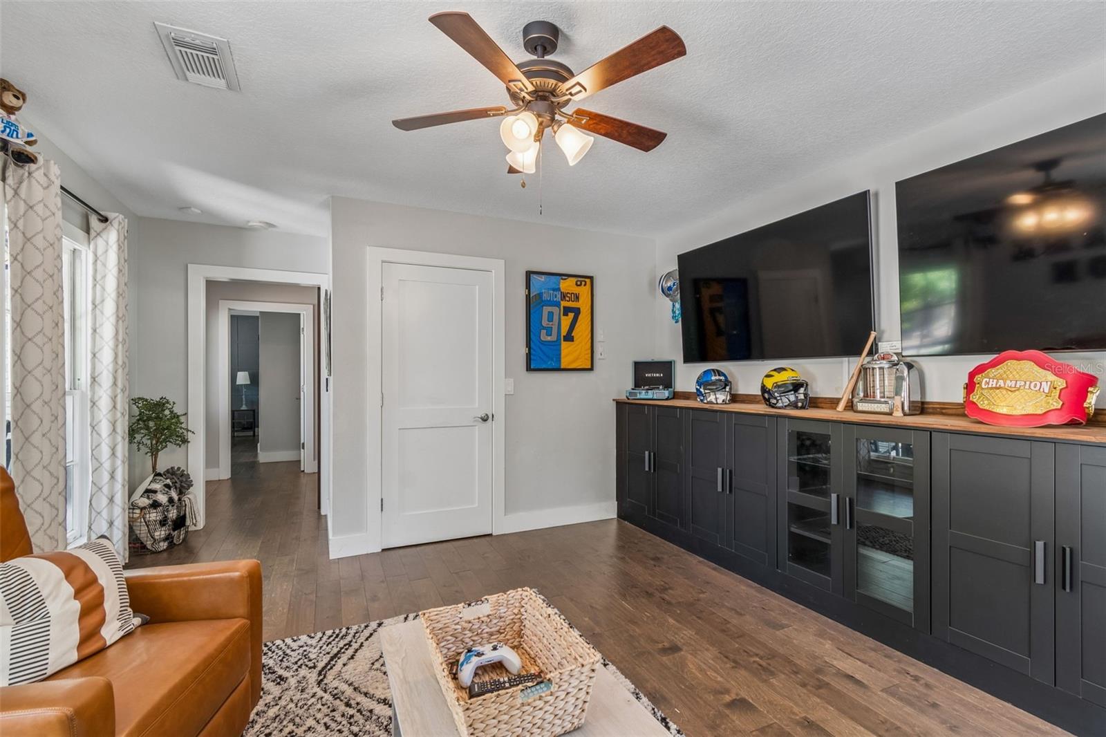 Image 22 of 100 For 4528 Woodmere Road