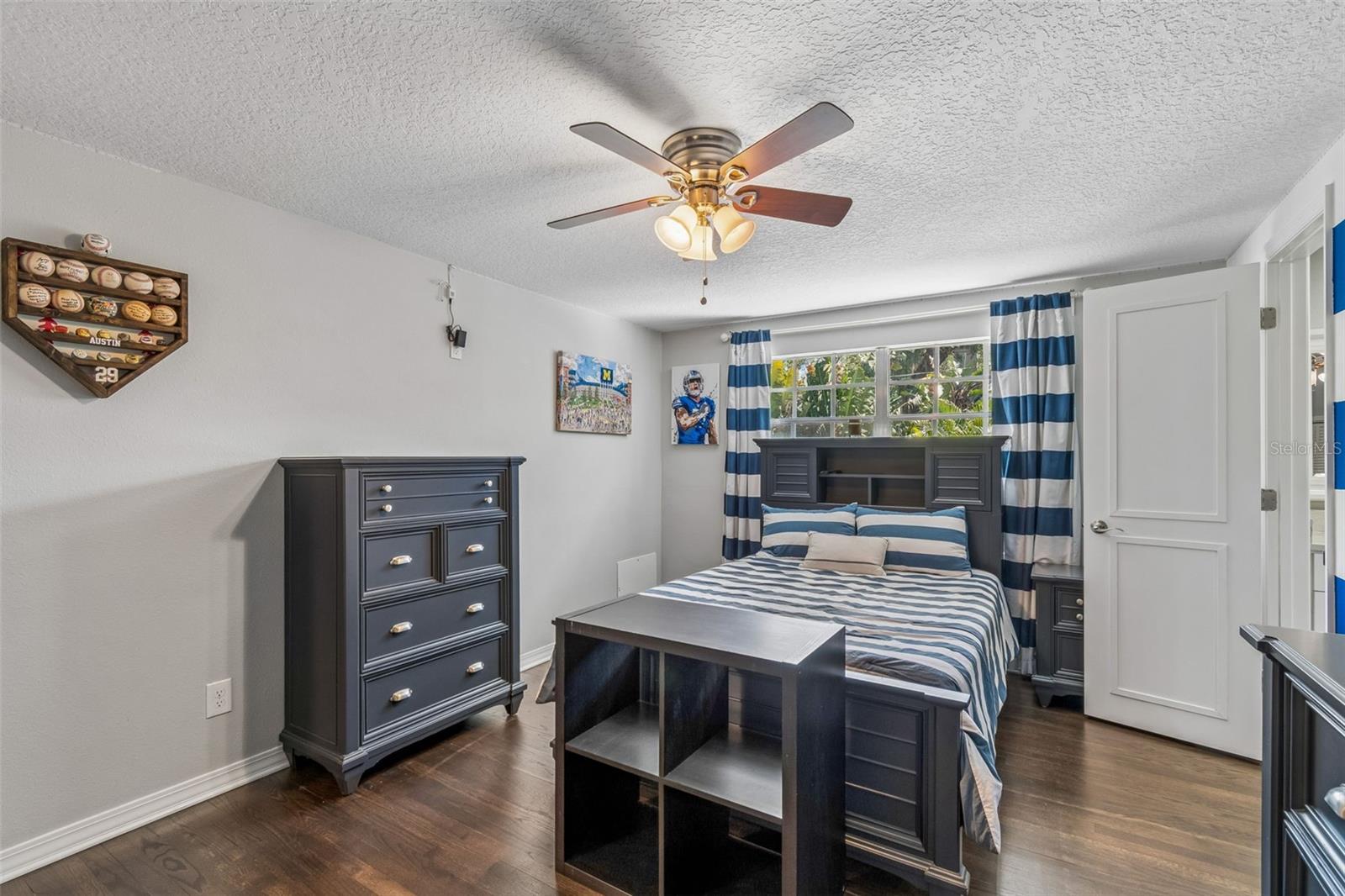 Image 52 of 100 For 4528 Woodmere Road