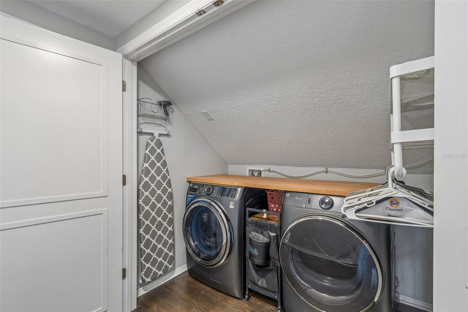 Image 58 of 100 For 4528 Woodmere Road