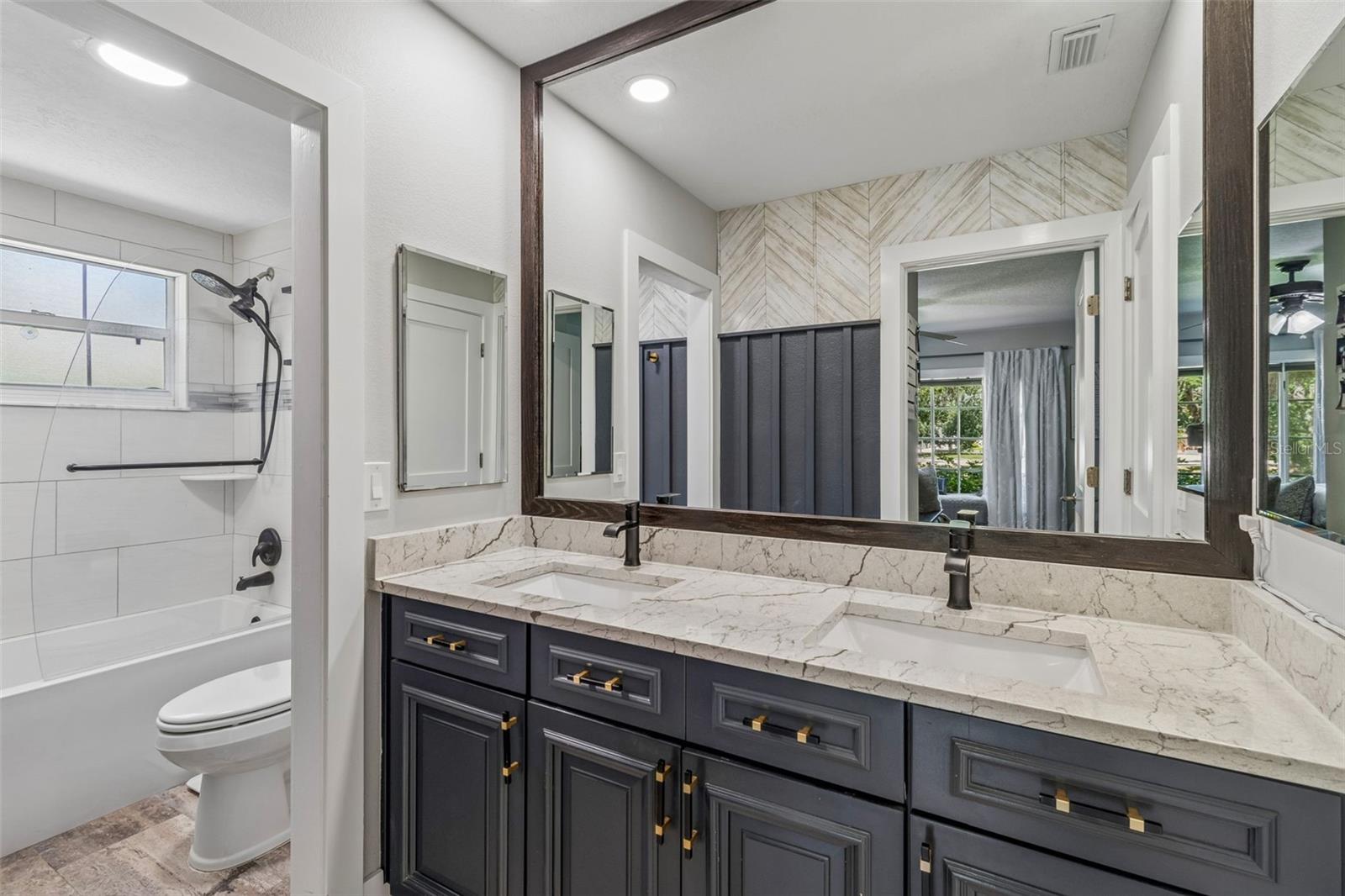 Image 6 of 100 For 4528 Woodmere Road