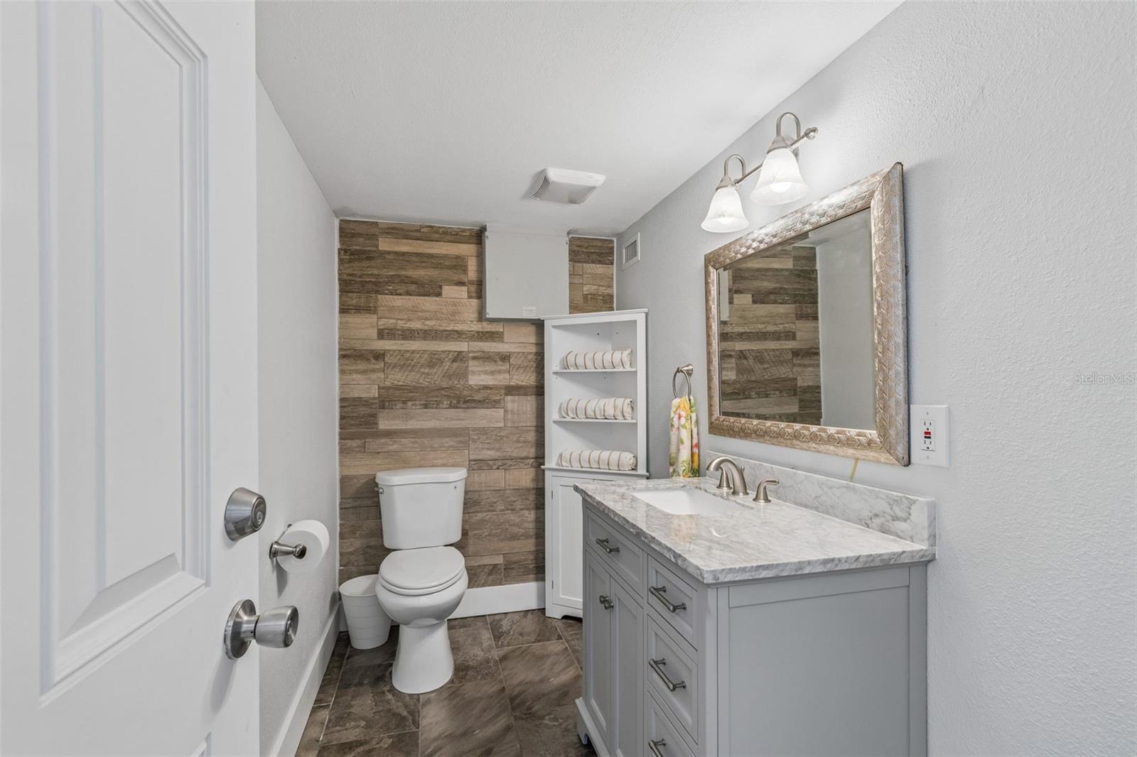 Image 72 of 100 For 4528 Woodmere Road