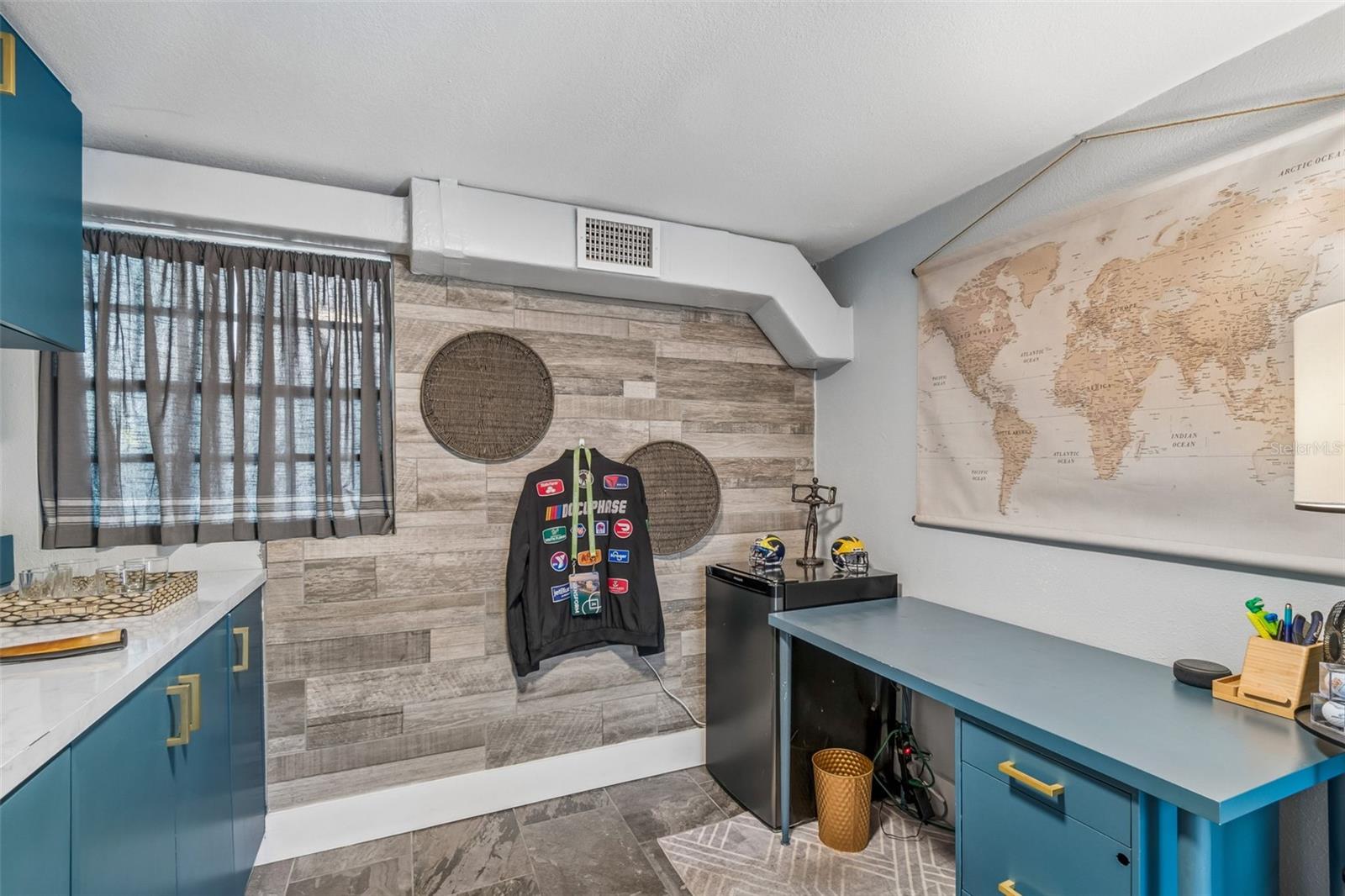 Image 75 of 100 For 4528 Woodmere Road