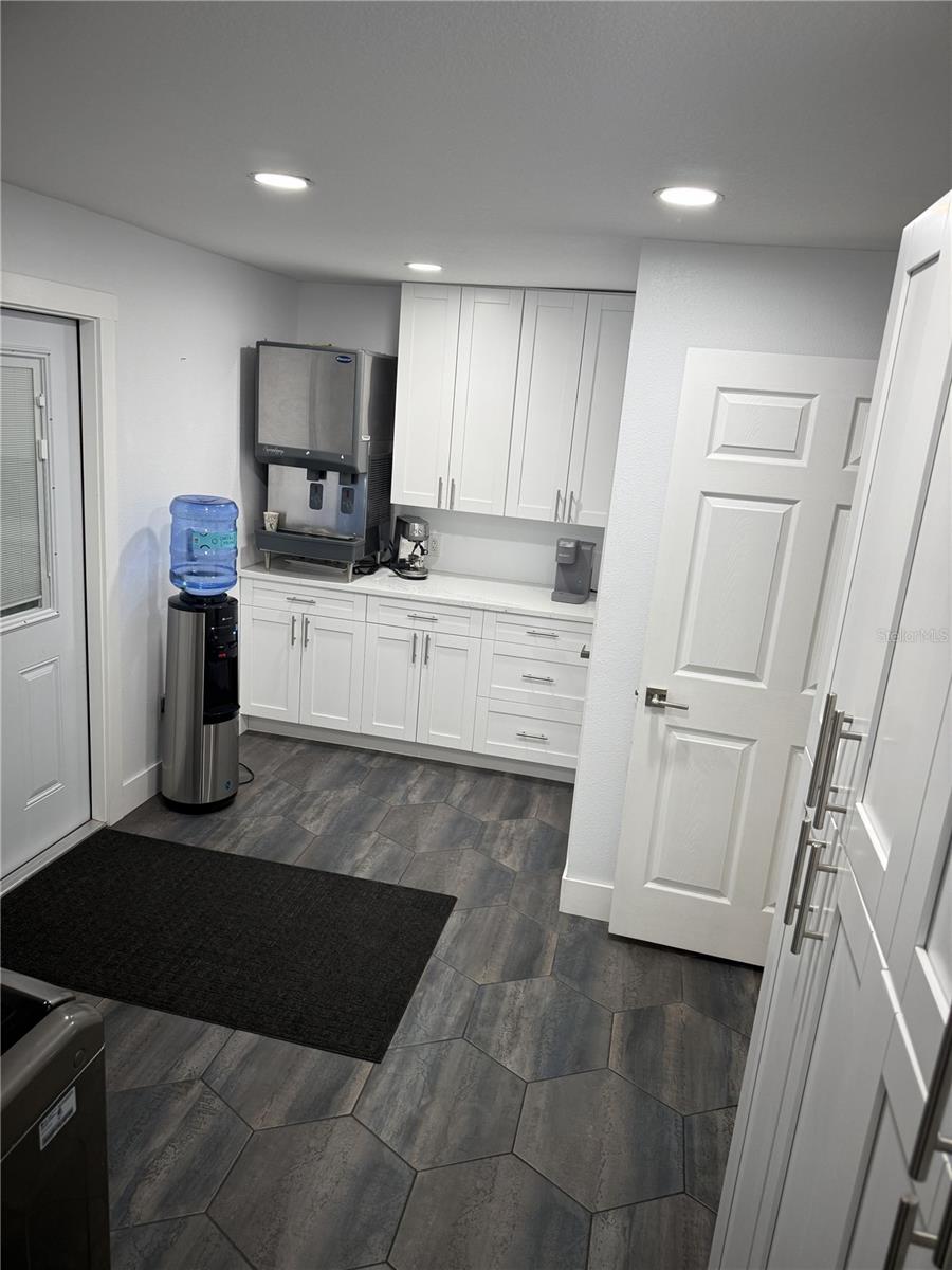 Image 5 of 14 For 12705 Park Boulevard