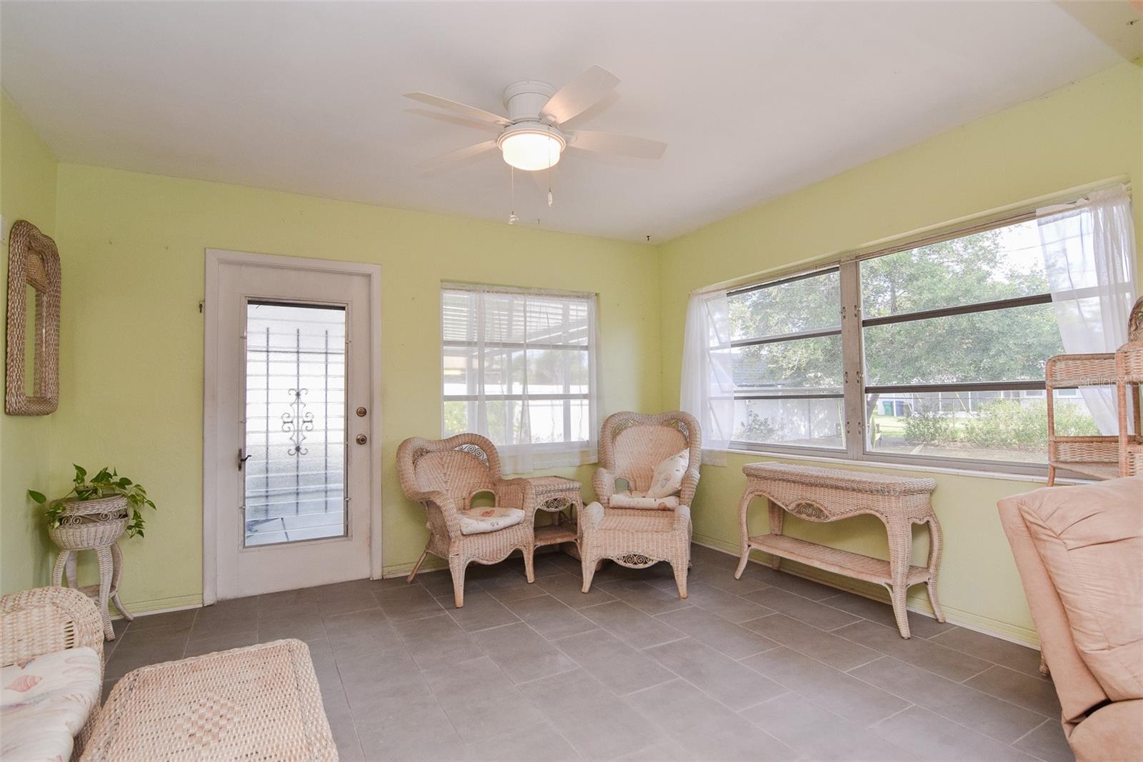 Image 18 of 23 For 11319 70th Terrace