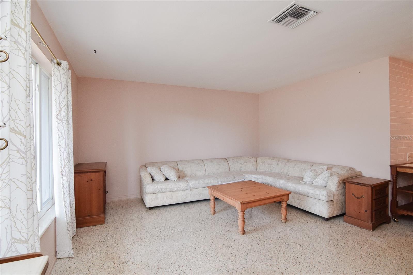 Image 4 of 23 For 11319 70th Terrace