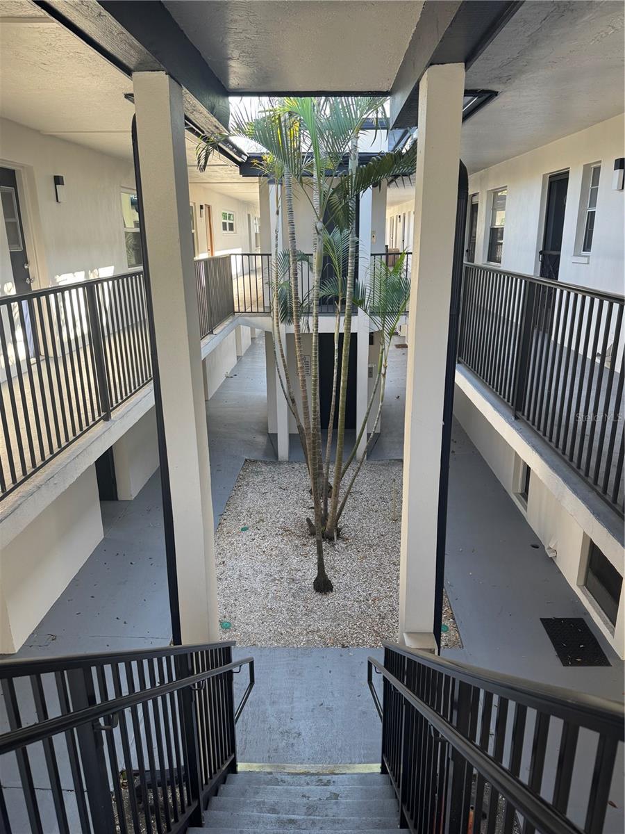 Image 11 of 13 For 1126 King Arthur Court 413