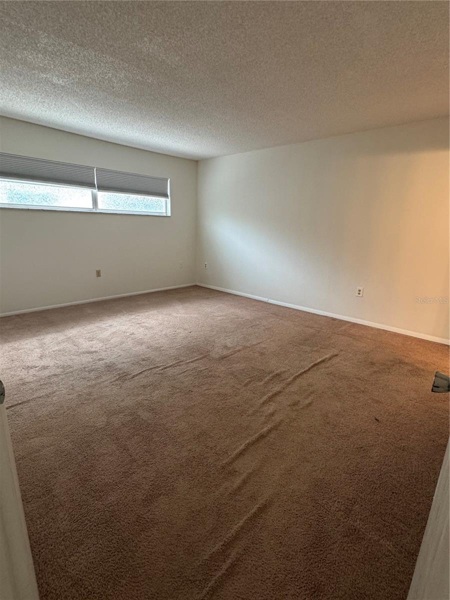 Image 4 of 13 For 1126 King Arthur Court 413