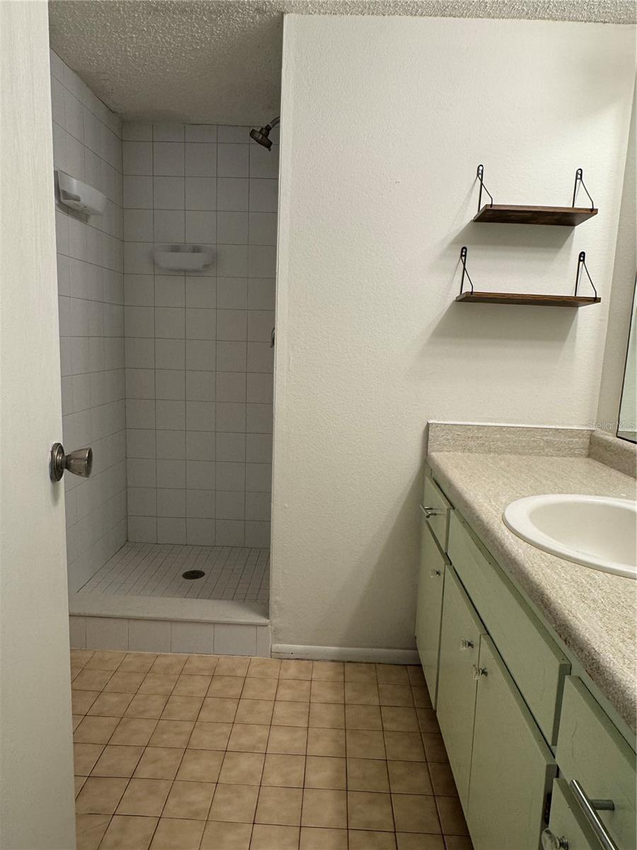 Image 5 of 13 For 1126 King Arthur Court 413