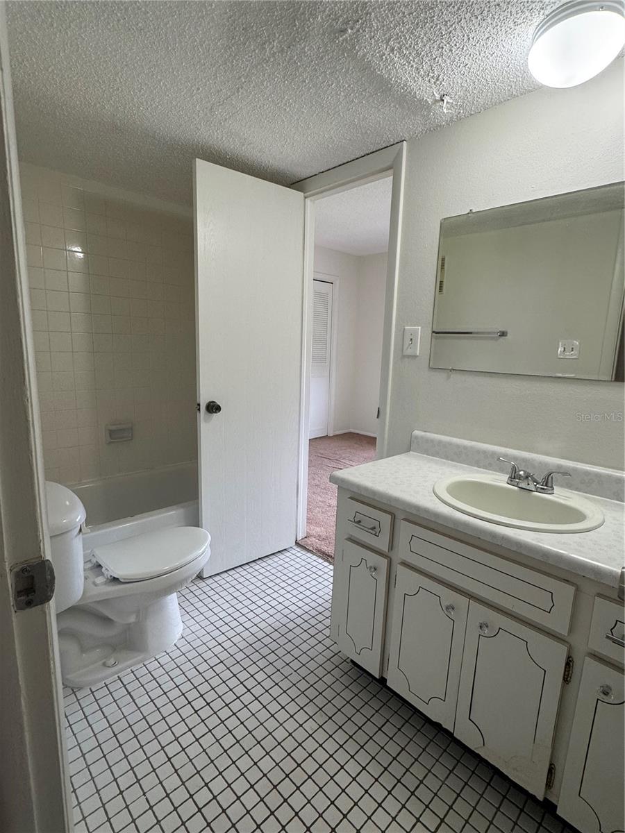 Image 7 of 13 For 1126 King Arthur Court 413