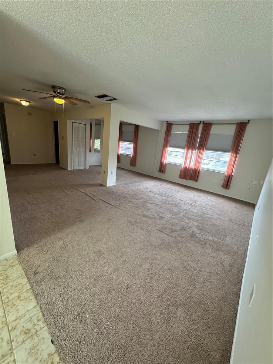 Image 9 of 13 For 1126 King Arthur Court 413