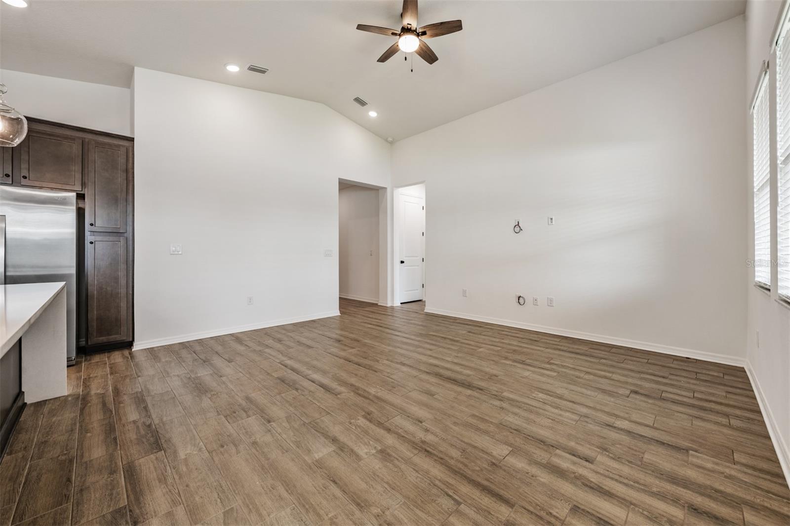 Image 18 of 52 For 11817 Moonsail Drive