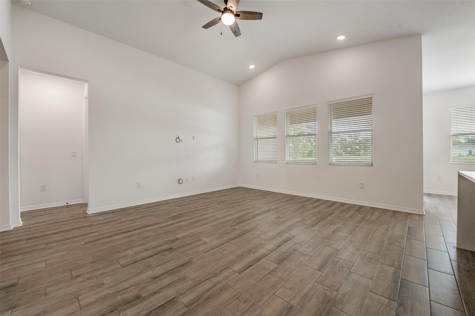 Image 19 of 52 For 11817 Moonsail Drive