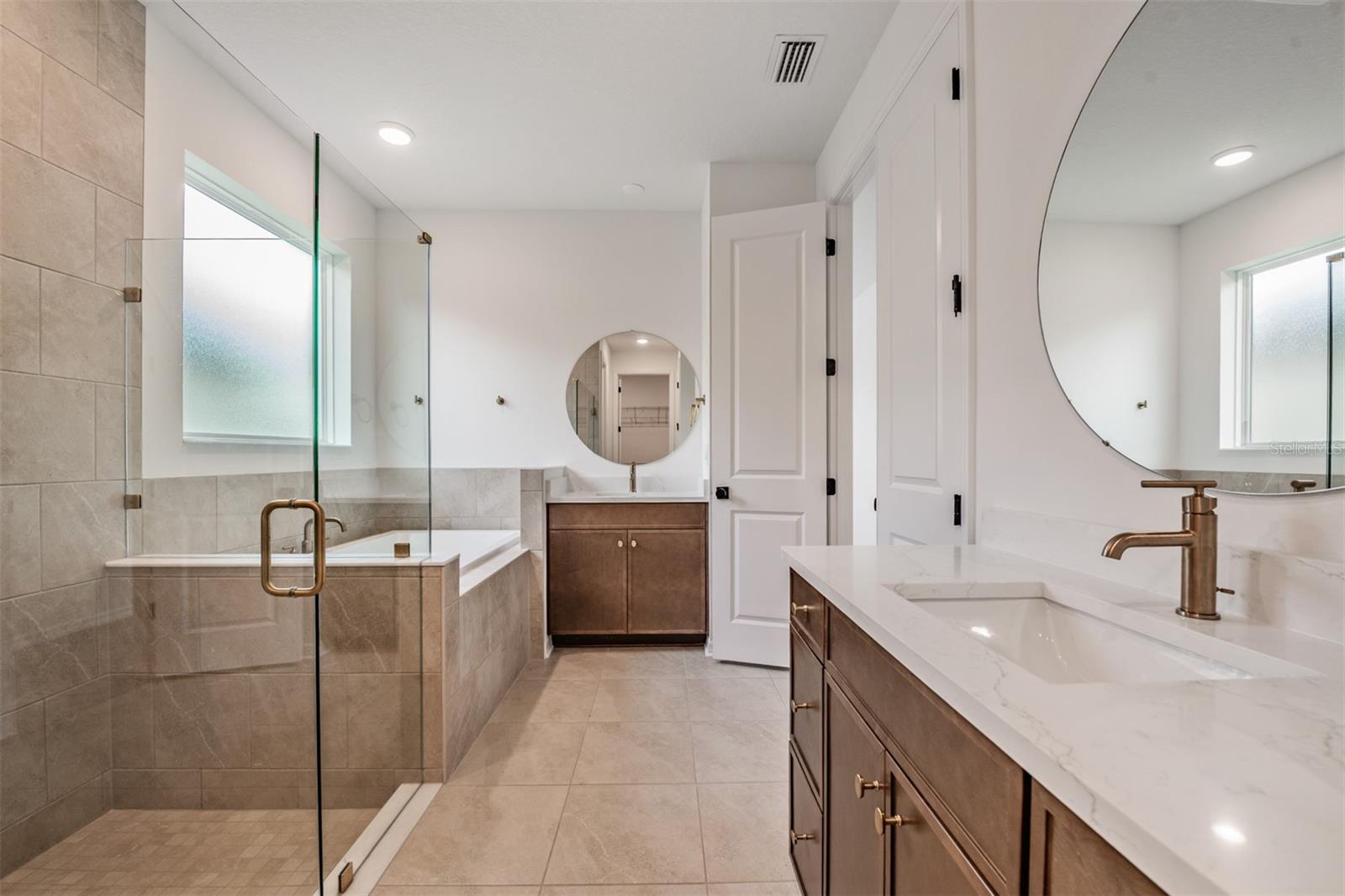 Image 22 of 52 For 11817 Moonsail Drive