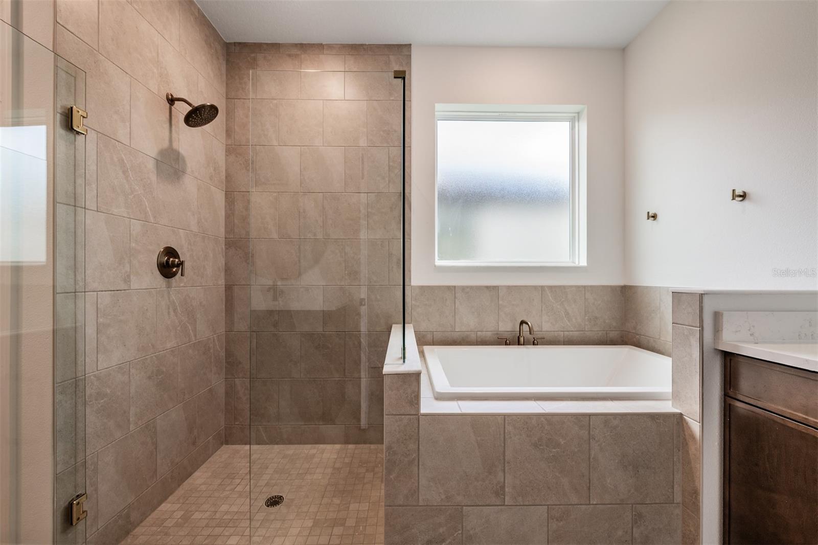 Image 24 of 52 For 11817 Moonsail Drive