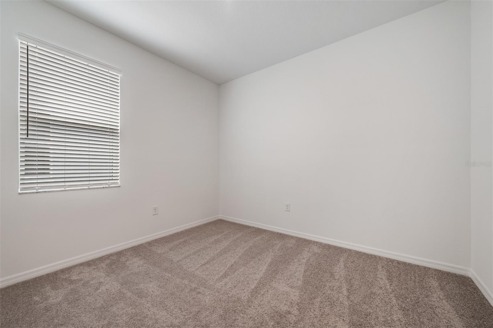 Image 33 of 52 For 11817 Moonsail Drive