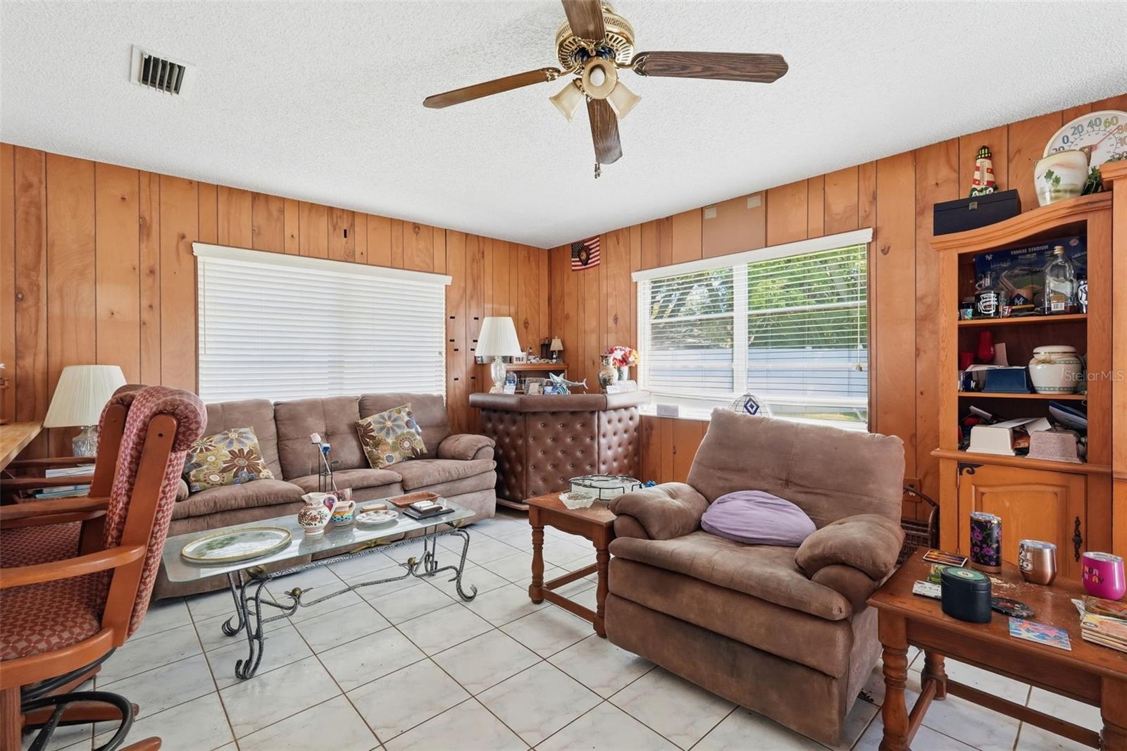 Image 18 of 47 For 636 Tessier Court