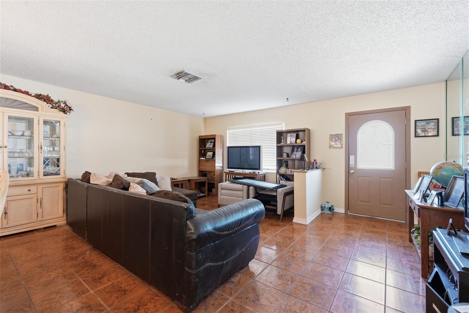 Image 3 of 47 For 636 Tessier Court