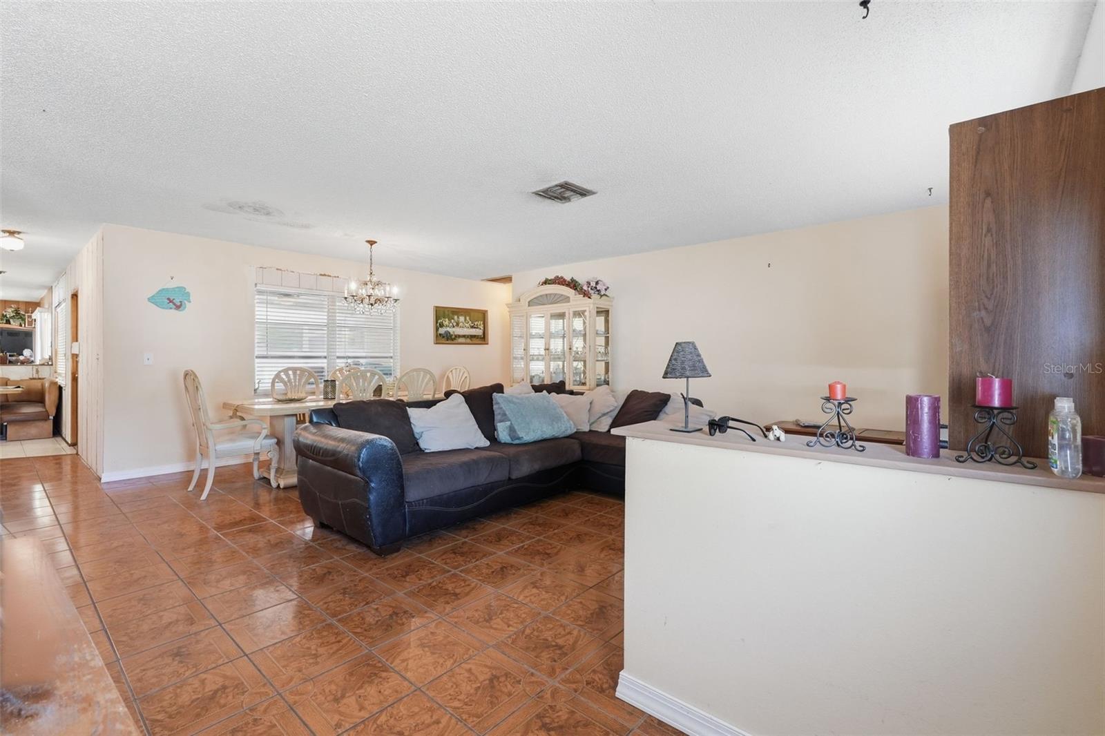 Image 4 of 47 For 636 Tessier Court