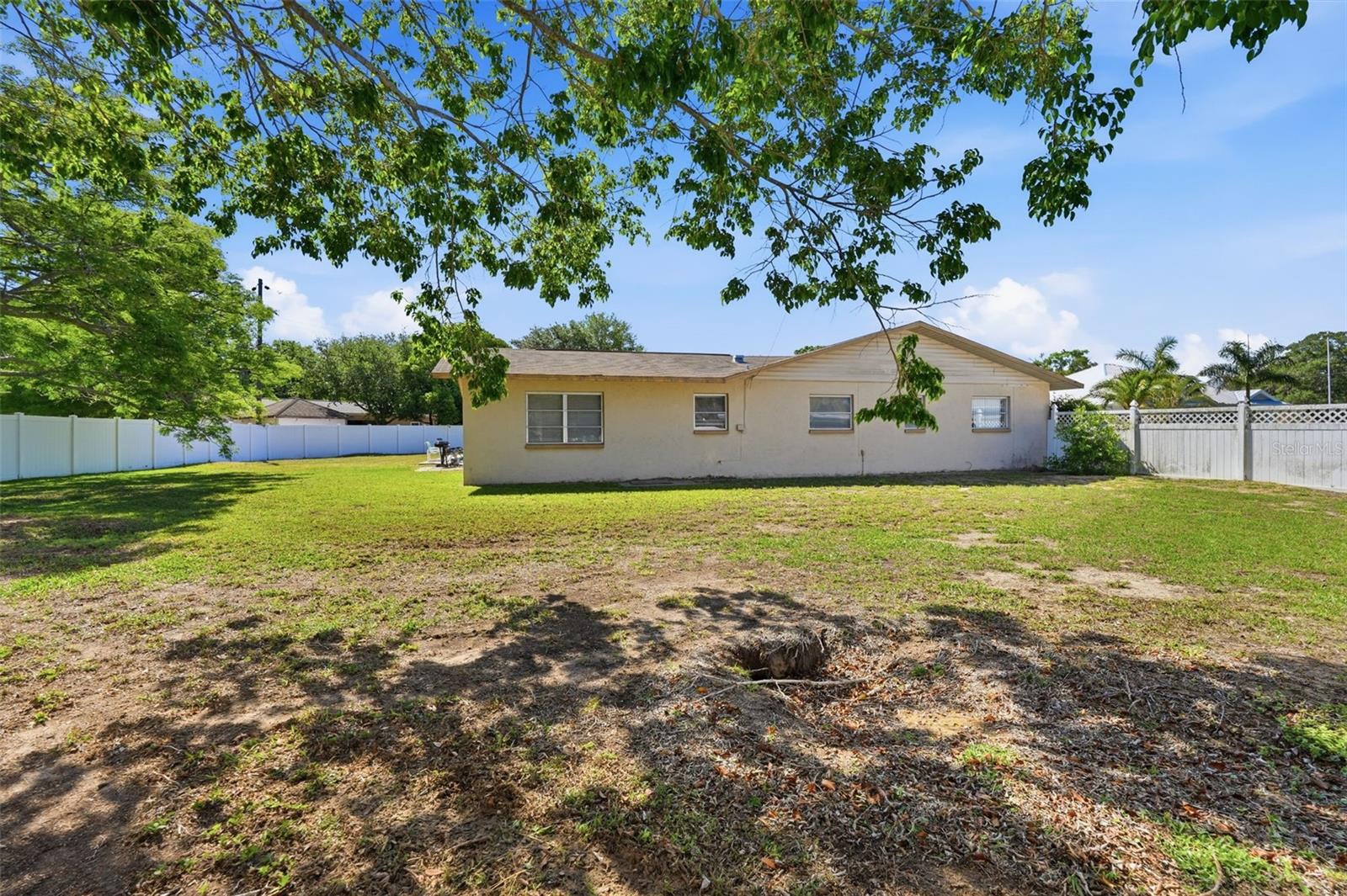 Image 40 of 47 For 636 Tessier Court