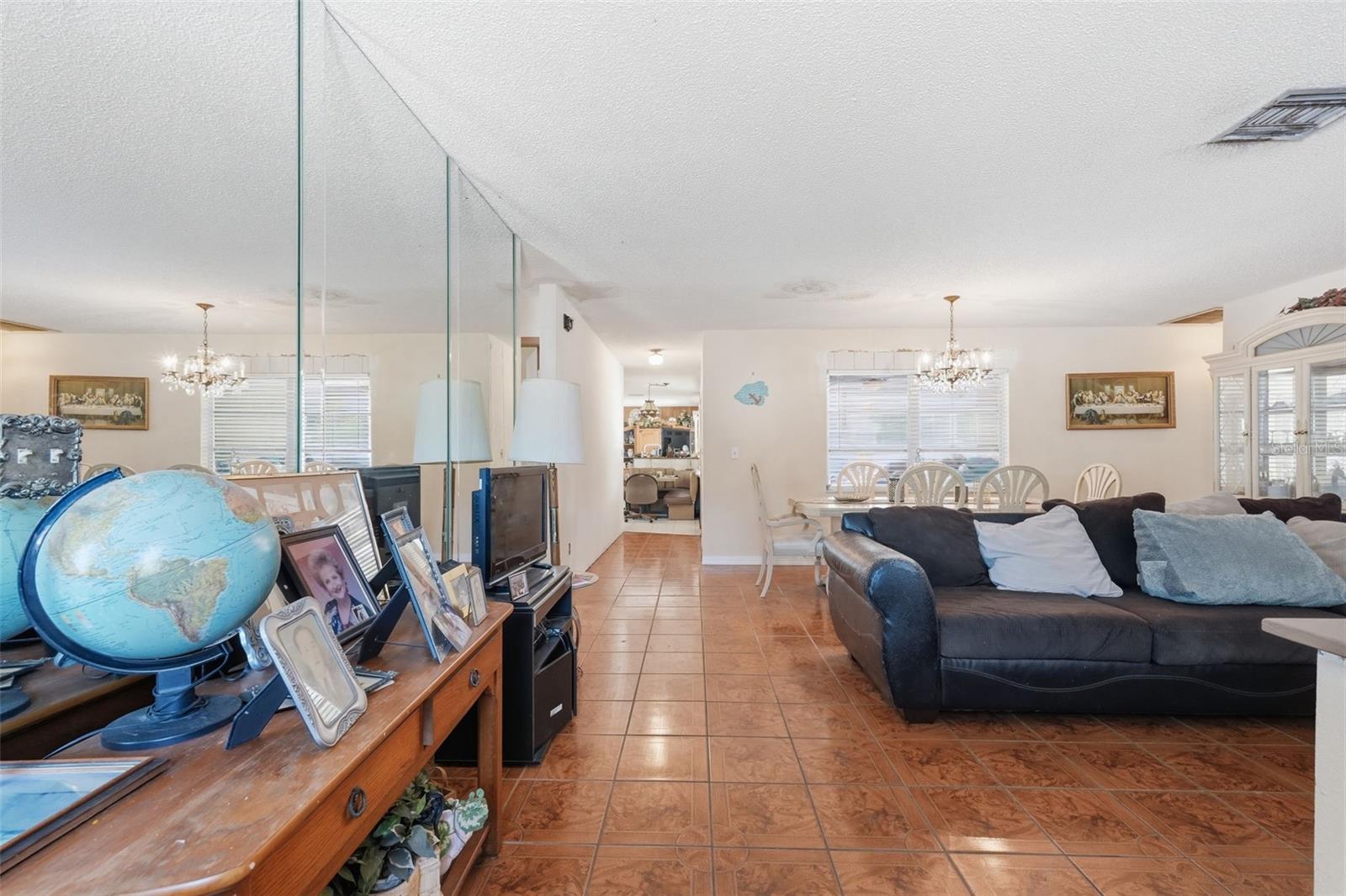 Image 6 of 47 For 636 Tessier Court