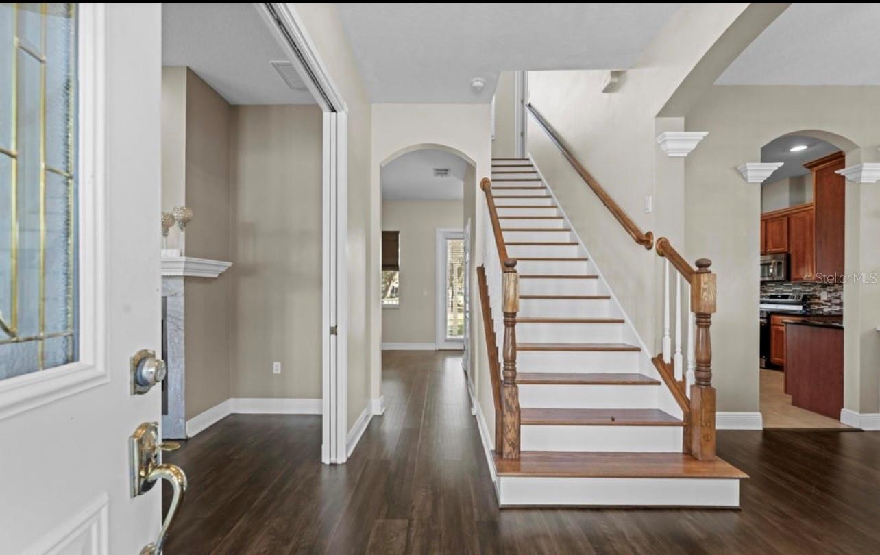 Listing photo id 1 for 23327 Eppley Drive