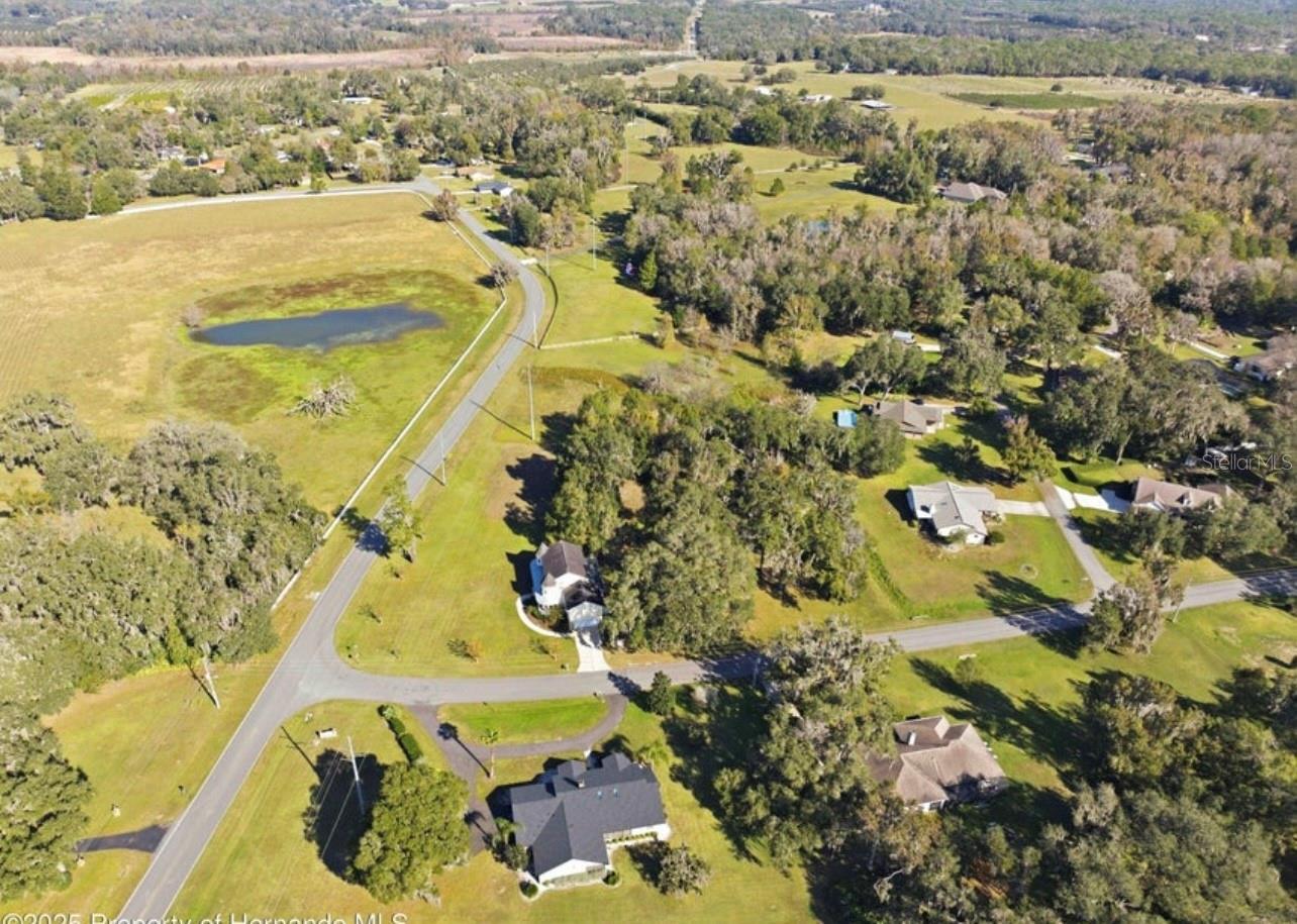 Listing photo id 6 for 23327 Eppley Drive