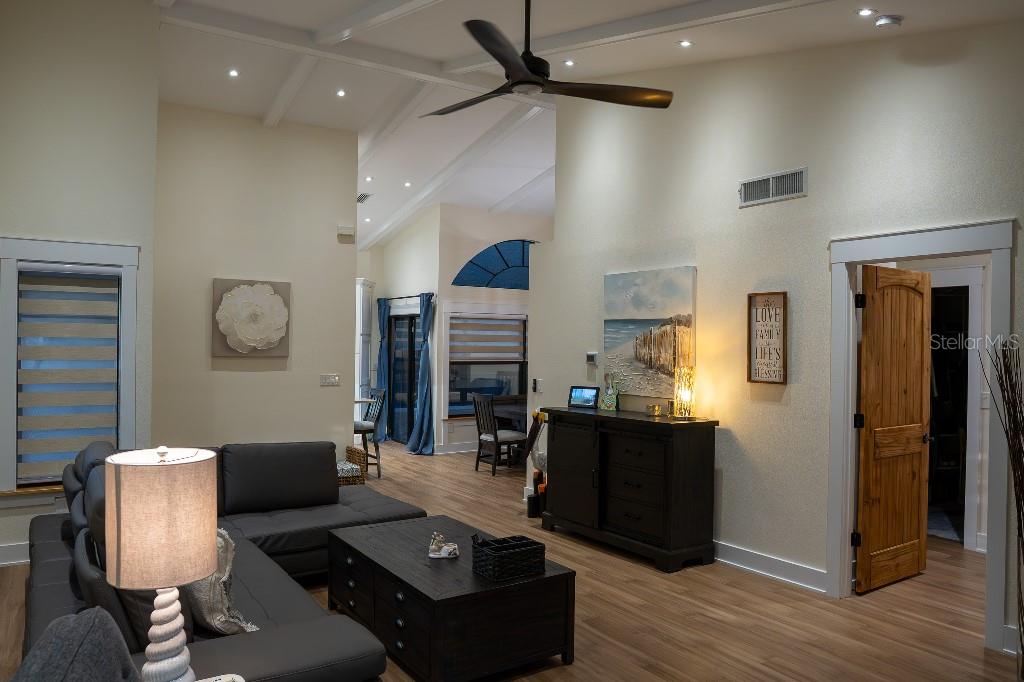 Image 14 of 52 For 4050 Salem Square Court