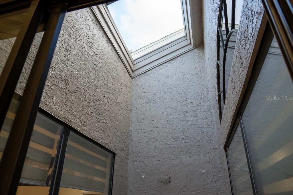 Image 18 of 52 For 4050 Salem Square Court