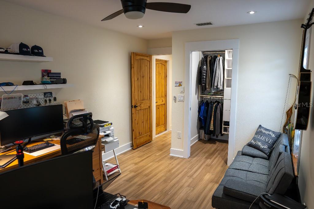 Image 30 of 52 For 4050 Salem Square Court