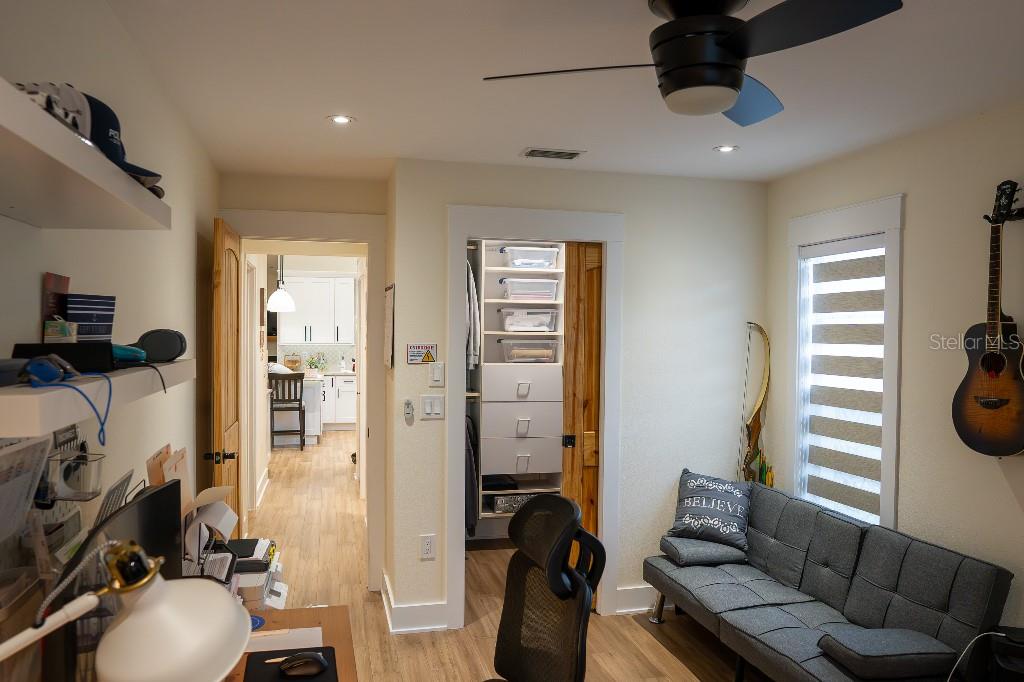 Image 31 of 52 For 4050 Salem Square Court