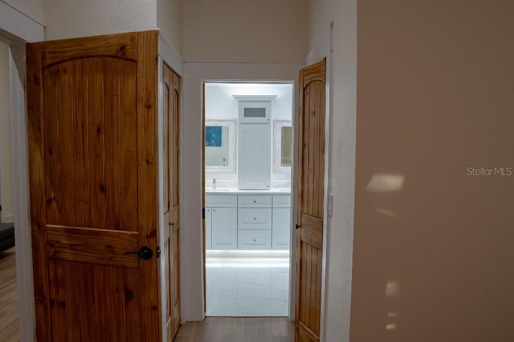 Image 35 of 52 For 4050 Salem Square Court