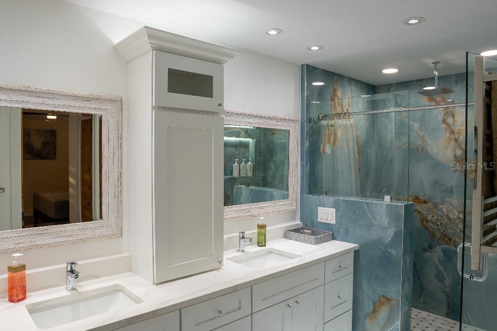 Image 37 of 52 For 4050 Salem Square Court