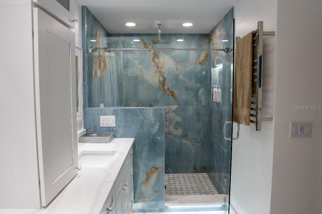 Image 38 of 52 For 4050 Salem Square Court