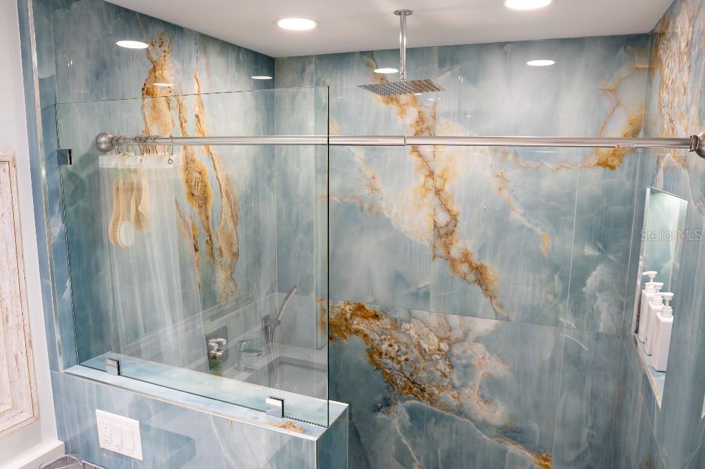 Image 39 of 52 For 4050 Salem Square Court