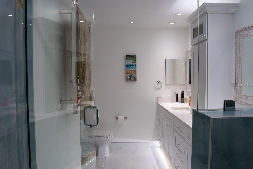 Image 40 of 52 For 4050 Salem Square Court