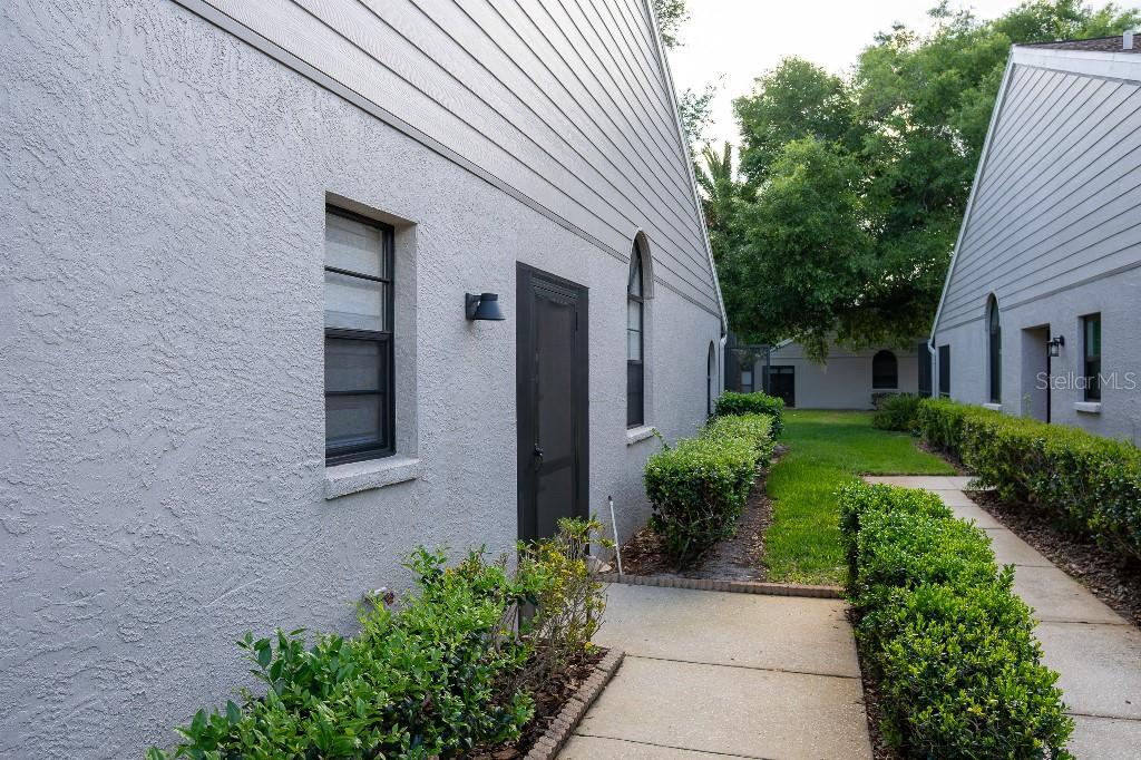 Image 5 of 52 For 4050 Salem Square Court