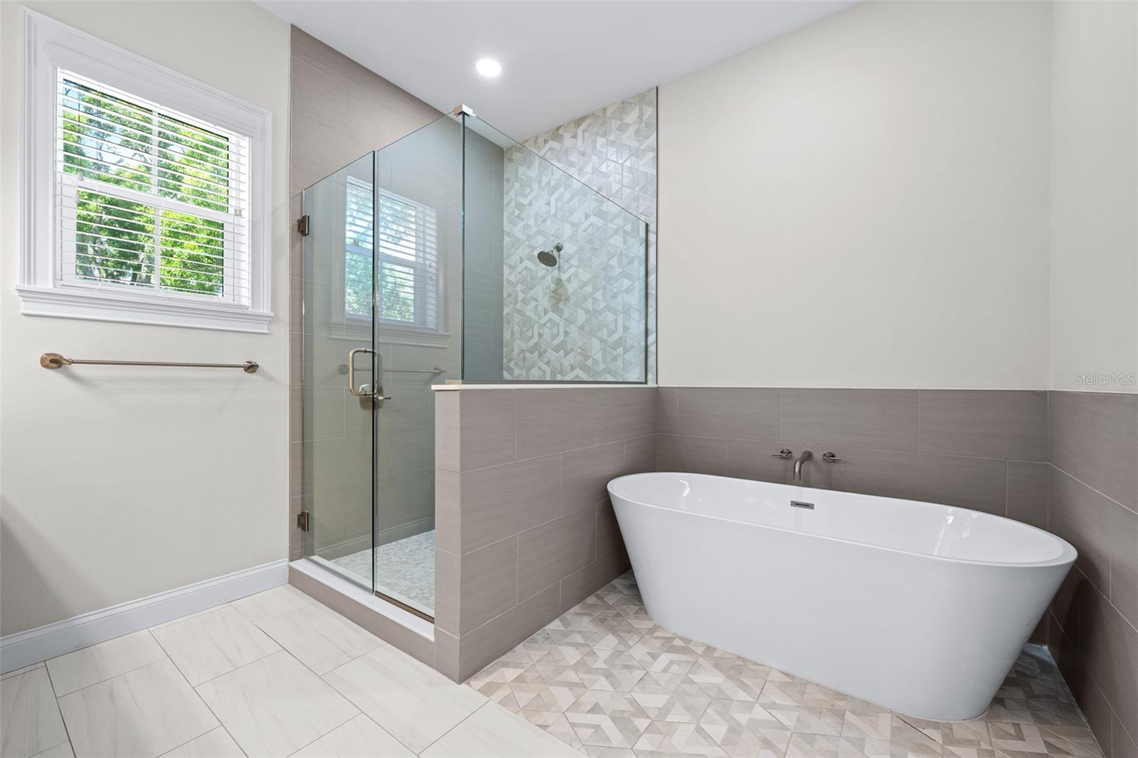 Listing photo id 11 for 3601 Rogers Avenue