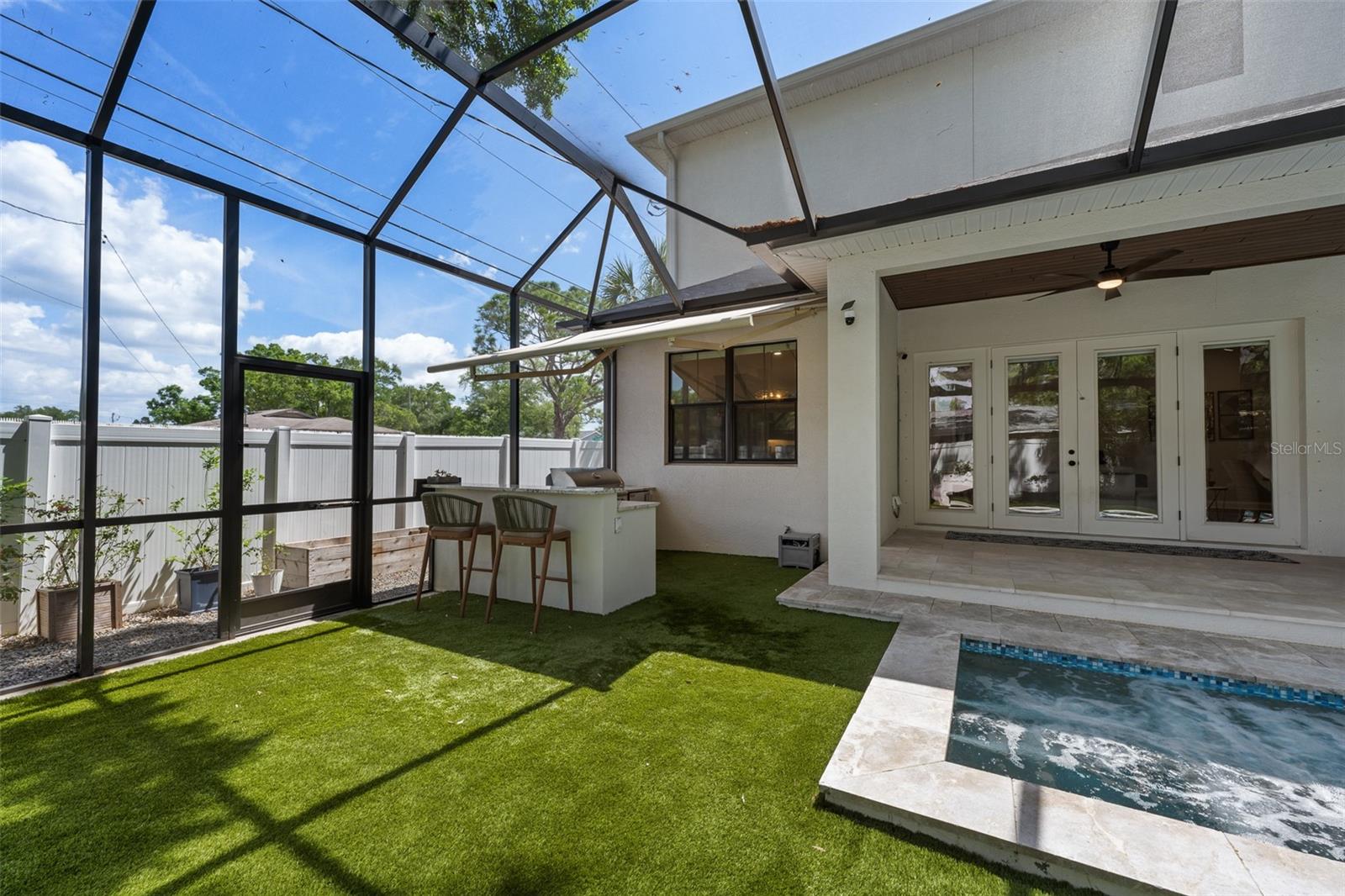 Listing photo id 24 for 3601 Rogers Avenue