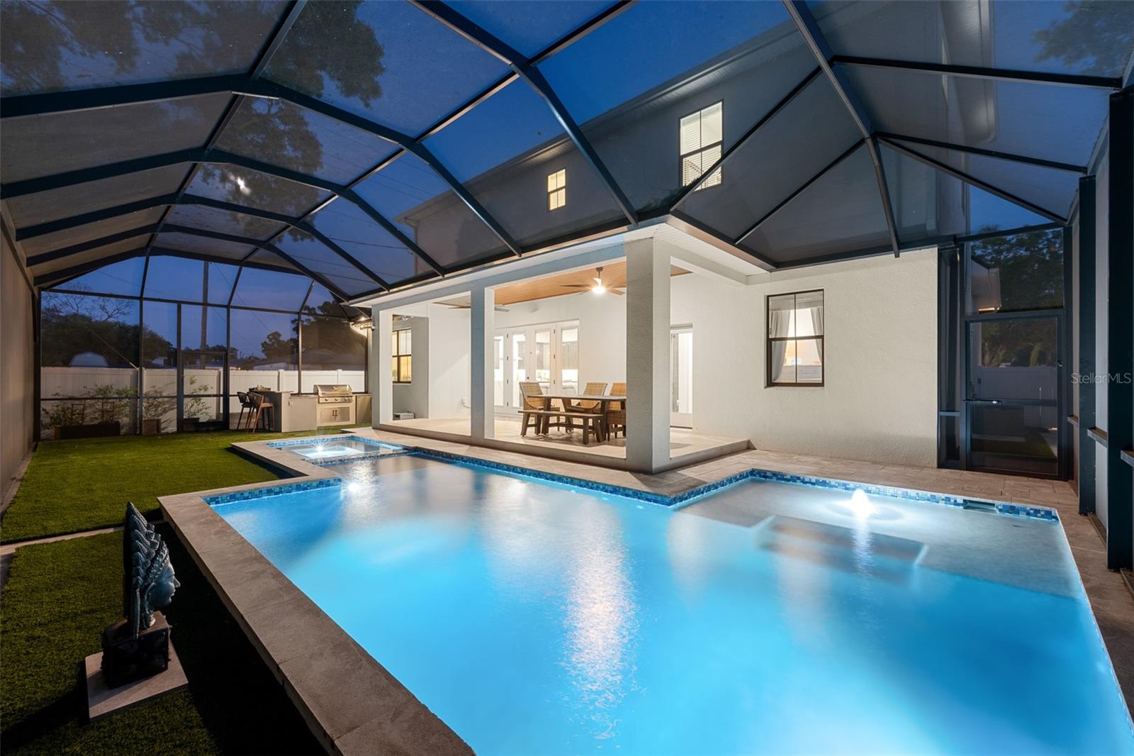 Listing photo id 31 for 3601 Rogers Avenue